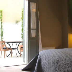 Les Cachettes Apartment